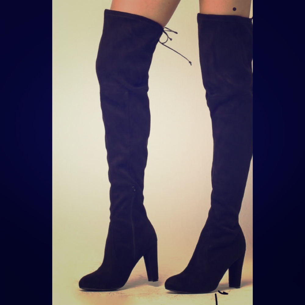 High knee black boot